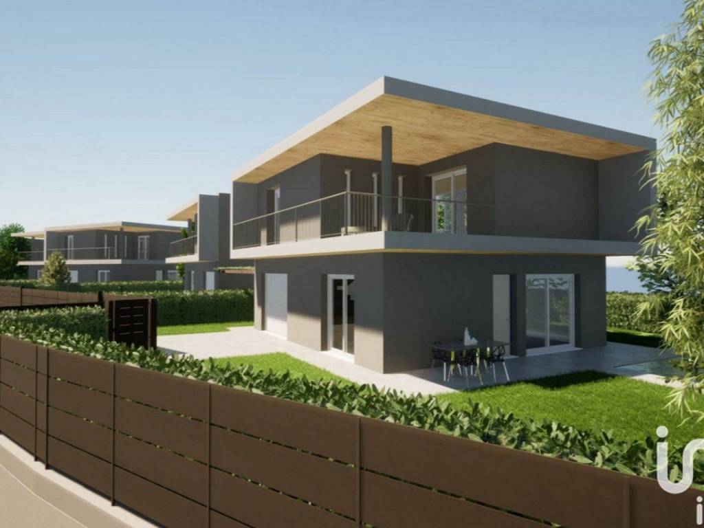 casa indipendente in vendita a Lonato del Garda