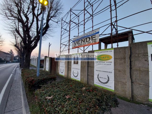 casa indipendente in vendita a Lonato del Garda