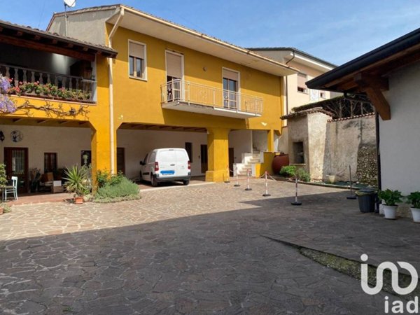 casa indipendente in vendita a Lonato del Garda in zona Malocco