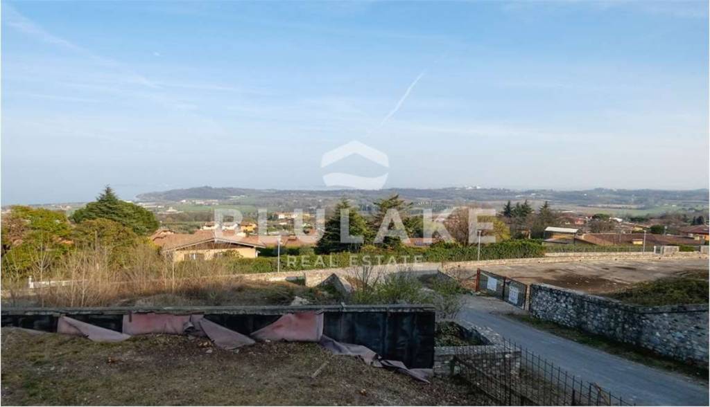 villa in vendita a Lonato del Garda in zona Barcuzzi