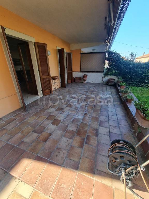 casa indipendente in vendita a Lonato del Garda