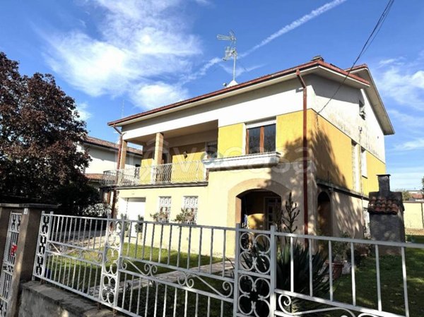 casa indipendente in vendita a Lonato del Garda