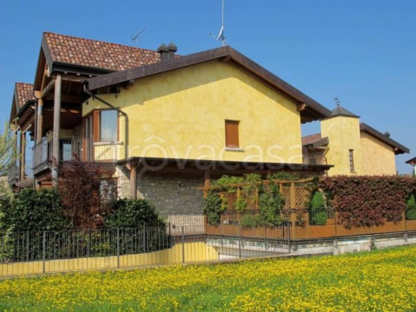casa indipendente in vendita a Lonato del Garda in zona Centenaro