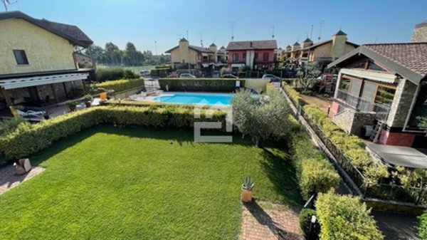 appartamento in vendita a Lonato del Garda in zona Centenaro