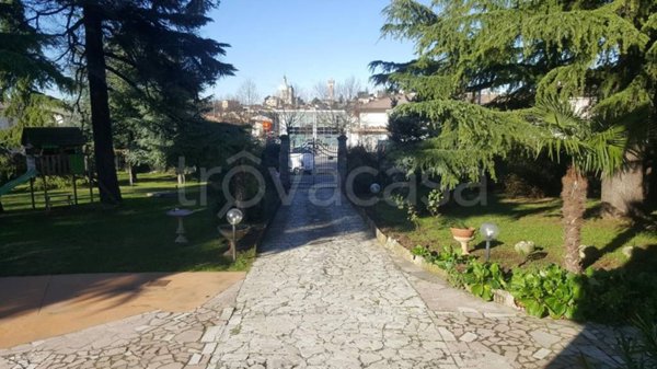 casa indipendente in vendita a Lonato del Garda