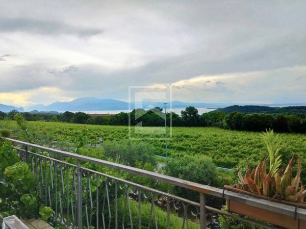 casa indipendente in vendita a Lonato del Garda in zona Barcuzzi