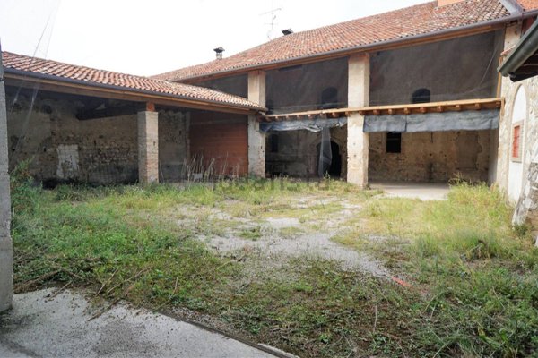 pentavano in vendita a Lonato del Garda in zona Cominello