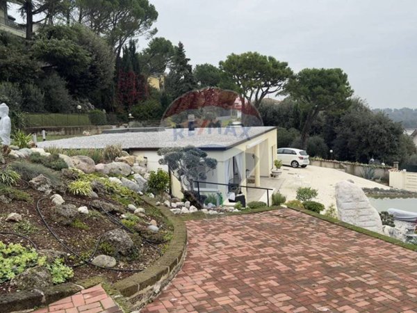 casa indipendente in vendita a Lonato del Garda