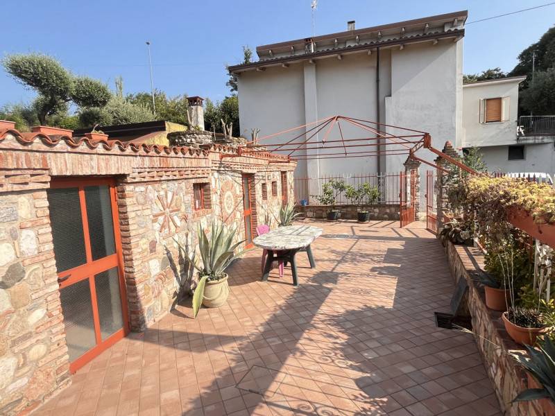 casa indipendente in vendita a Lonato del Garda