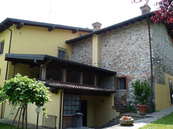 casa indipendente in vendita a Lonato del Garda
