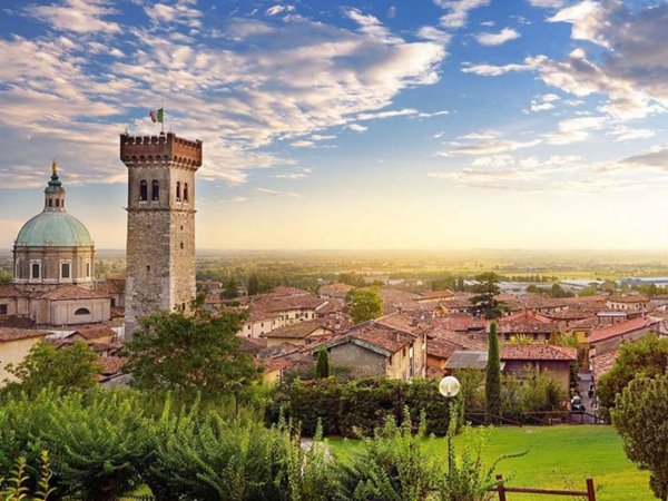 casa indipendente in vendita a Lonato del Garda