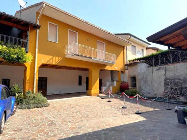 casa indipendente in vendita a Lonato del Garda in zona Malocco