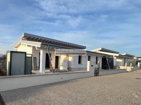 casa indipendente in vendita a Lonato del Garda