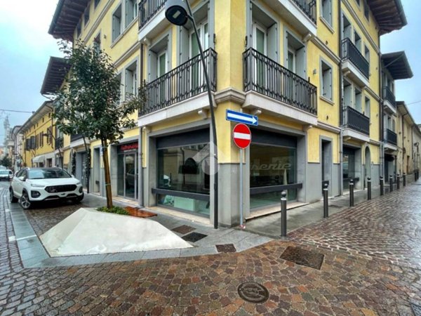 negozio in vendita a Lonato del Garda