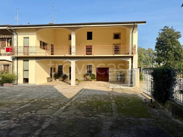 casa indipendente in vendita a Lonato del Garda