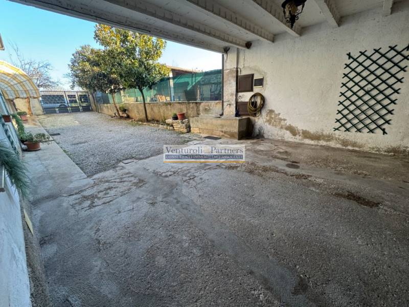 casa indipendente in vendita a Lonato del Garda
