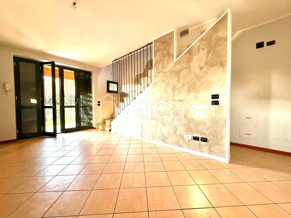 casa indipendente in vendita a Lonato del Garda in zona Malocco