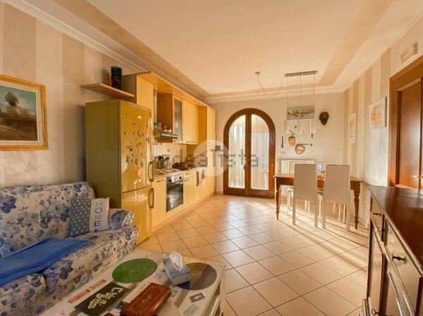 appartamento in vendita a Lonato del Garda in zona Barcuzzi