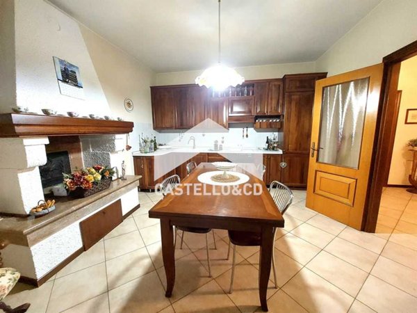 casa indipendente in vendita a Lonato del Garda