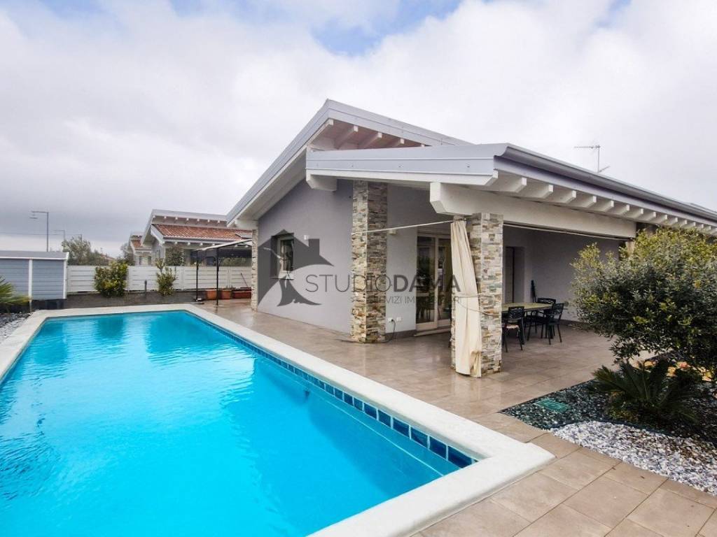 casa indipendente in vendita a Lonato del Garda