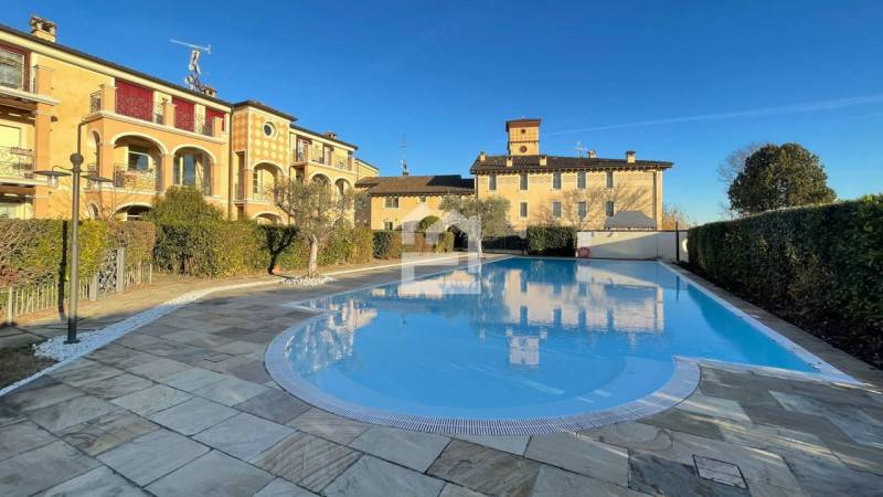 appartamento in vendita a Lonato del Garda in zona Centenaro
