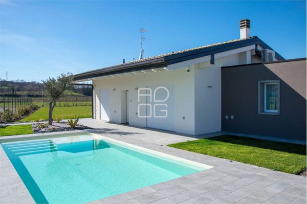 casa indipendente in vendita a Lonato del Garda