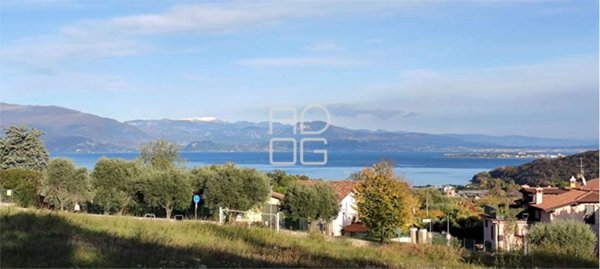 casa indipendente in vendita a Lonato del Garda