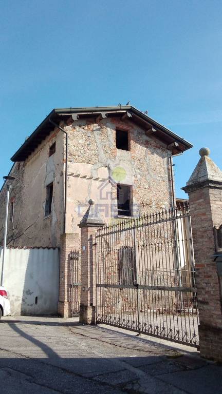 casale in vendita a Lonato del Garda in zona Esenta