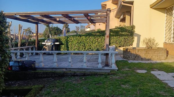 casa indipendente in vendita a Lonato del Garda
