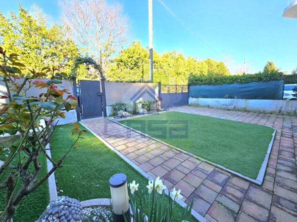 casa indipendente in vendita a Lonato del Garda
