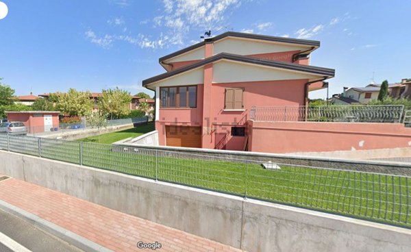 casa indipendente in vendita a Lonato del Garda in zona Esenta