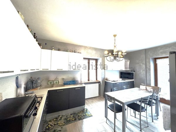 casa indipendente in vendita a Lonato del Garda in zona Sedena