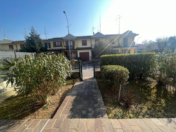 casa indipendente in vendita a Lonato del Garda