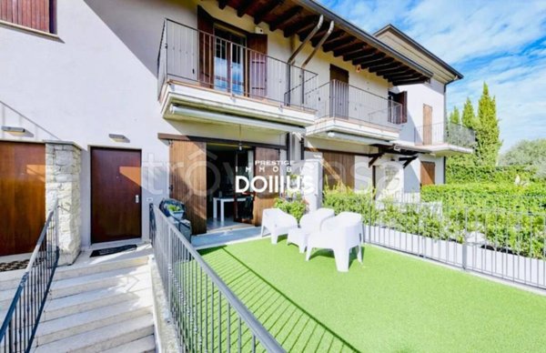 casa indipendente in vendita a Lonato del Garda in zona Barcuzzi