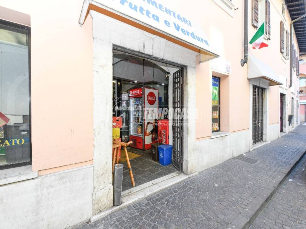 negozio in vendita a Lonato del Garda