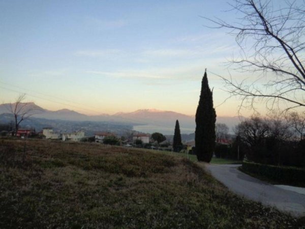 villa in vendita a Lonato del Garda in zona Lido