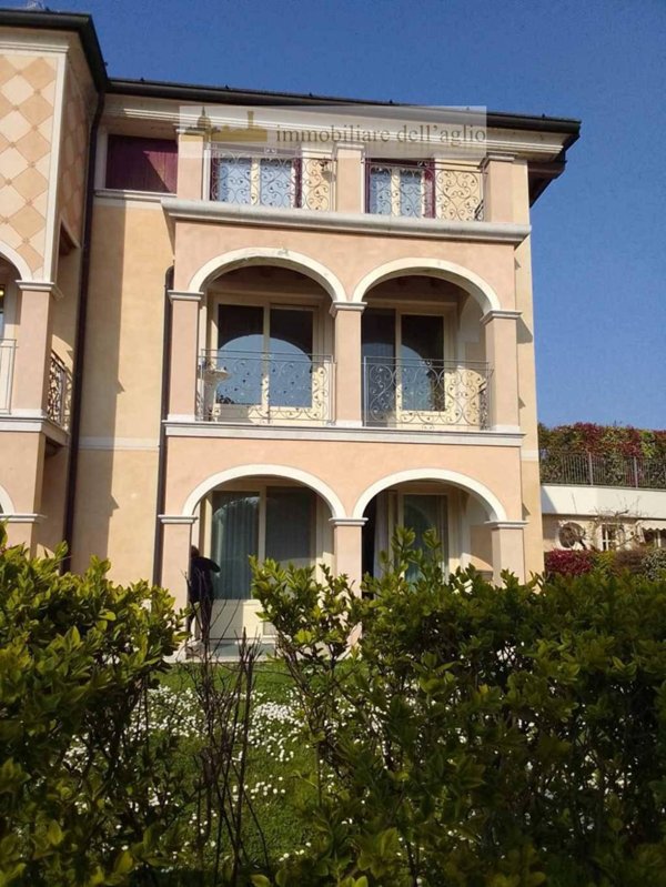 appartamento in vendita a Lonato del Garda in zona Centenaro