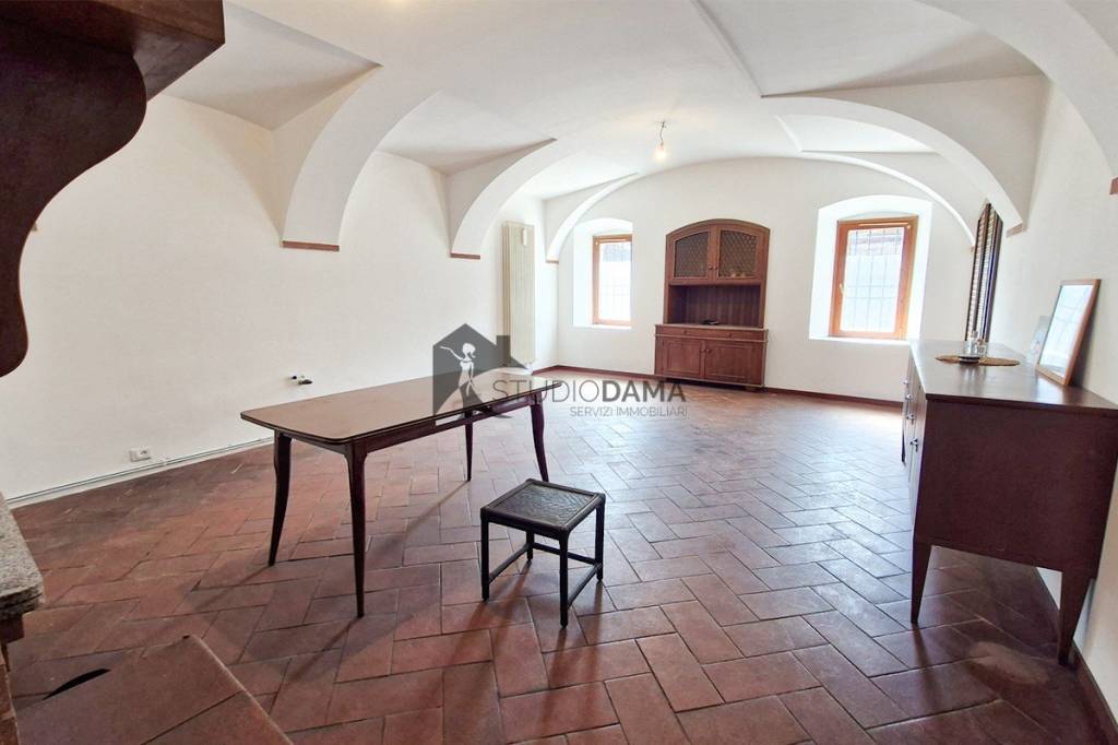 casa indipendente in vendita a Lonato del Garda in zona Esenta
