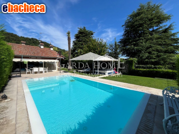casa indipendente in vendita a Lonato del Garda in zona Barcuzzi