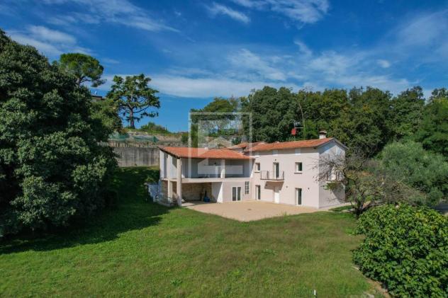 casa indipendente in vendita a Lonato del Garda in zona Barcuzzi