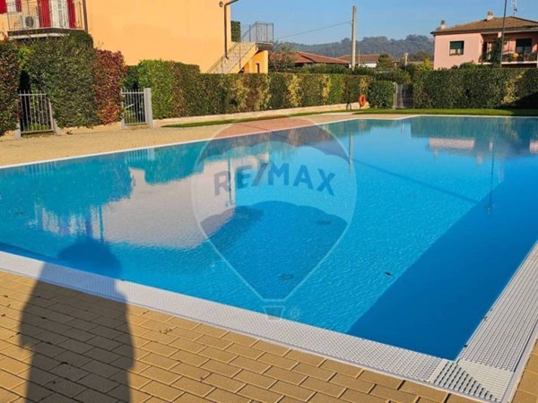 casa indipendente in vendita a Lonato del Garda in zona Cominello