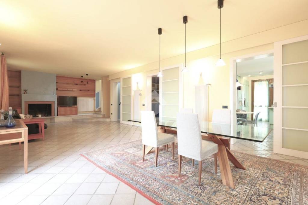 casa indipendente in vendita a Lonato del Garda