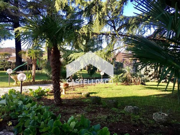 casa indipendente in vendita a Lonato del Garda