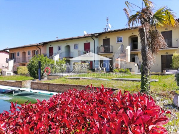 appartamento in vendita a Lonato del Garda in zona Maguzzano
