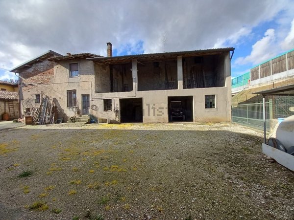 locale di sgombero in vendita a Lonato del Garda