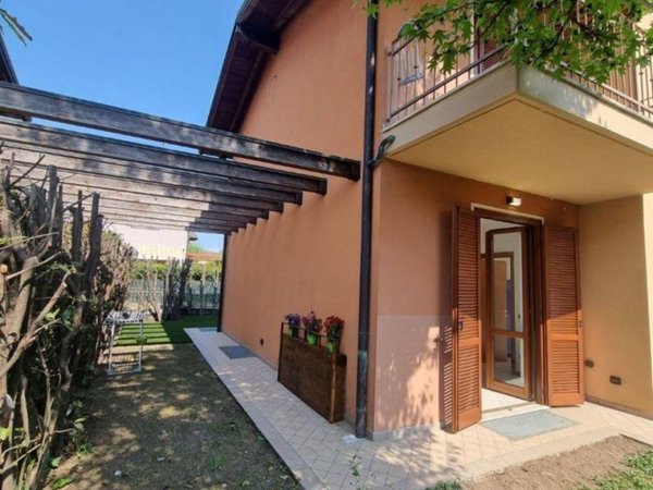 casa indipendente in vendita a Lonato del Garda