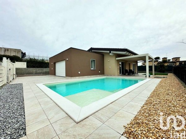 casa indipendente in vendita a Lonato del Garda