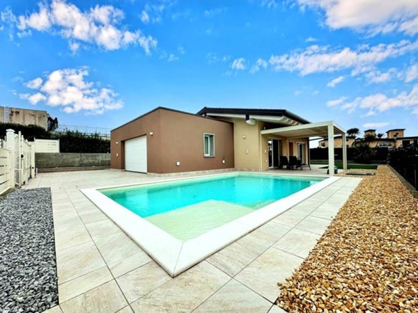 casa indipendente in vendita a Lonato del Garda