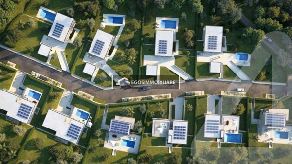 casa indipendente in vendita a Lonato del Garda