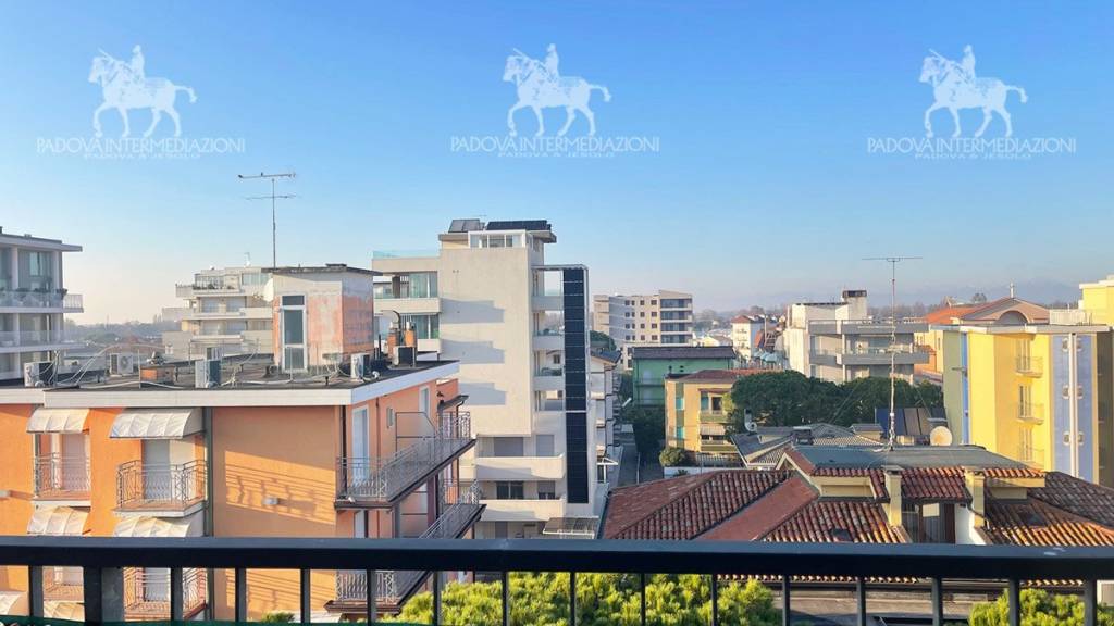 appartamento in vendita a Lonato del Garda in zona Lido